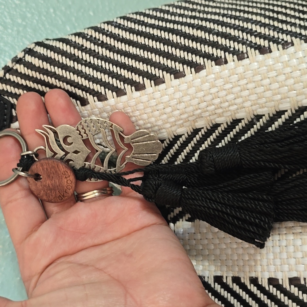 Wovens Straw Black and White Striped Spring Summer Sakroots Tote Bag - Picture 3 of 5